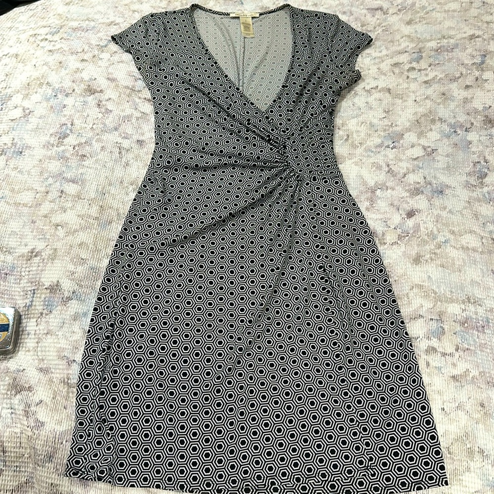 Stunning Sexy Laundry Black White Geometric Dress Rushed Plunge V Neck Wrap 8